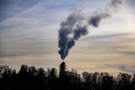 La pollution est toujours responsable de 9 millions de décès prématurés en 2019, alerte une commission du « Lancet »